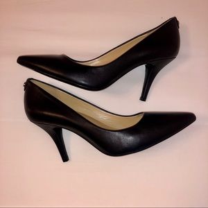 Leather Michael Kors black pointed toe heels